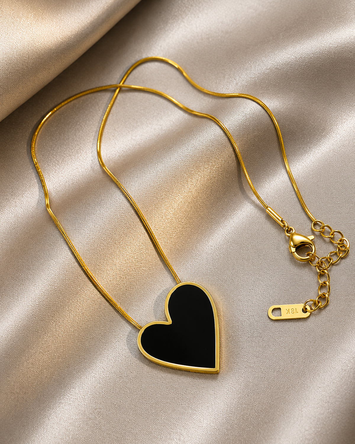 Minimalist Black Heart Pendant Necklace