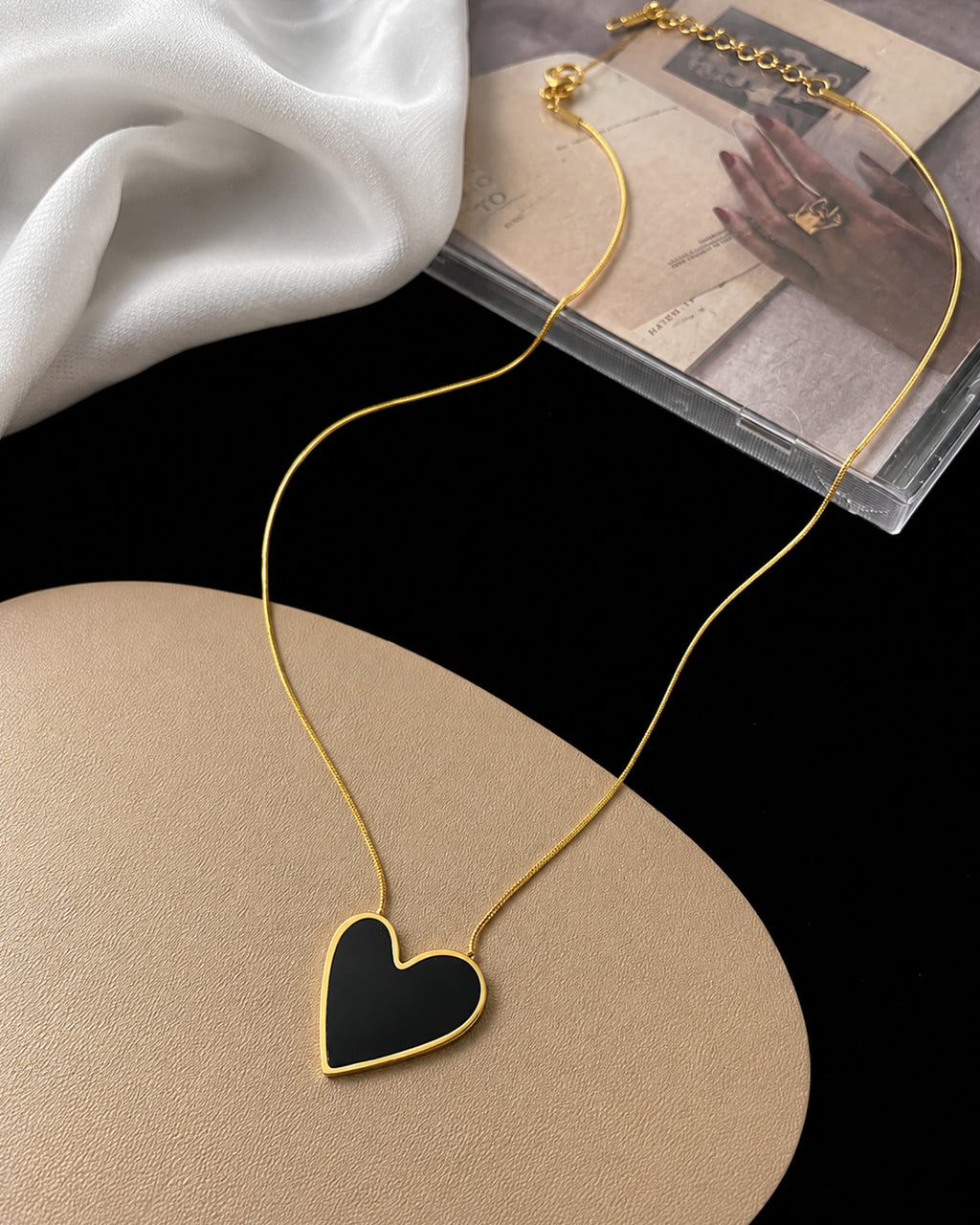 Minimalist Black Heart Pendant Necklace