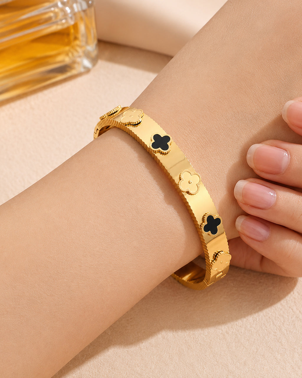 Luxury Black Clover Gold Cuff Bracelet
