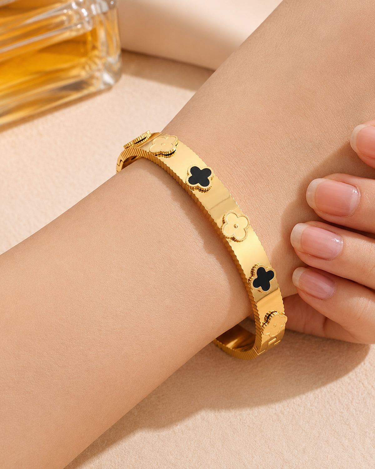 Luxury Black Clover Gold Cuff Bracelet