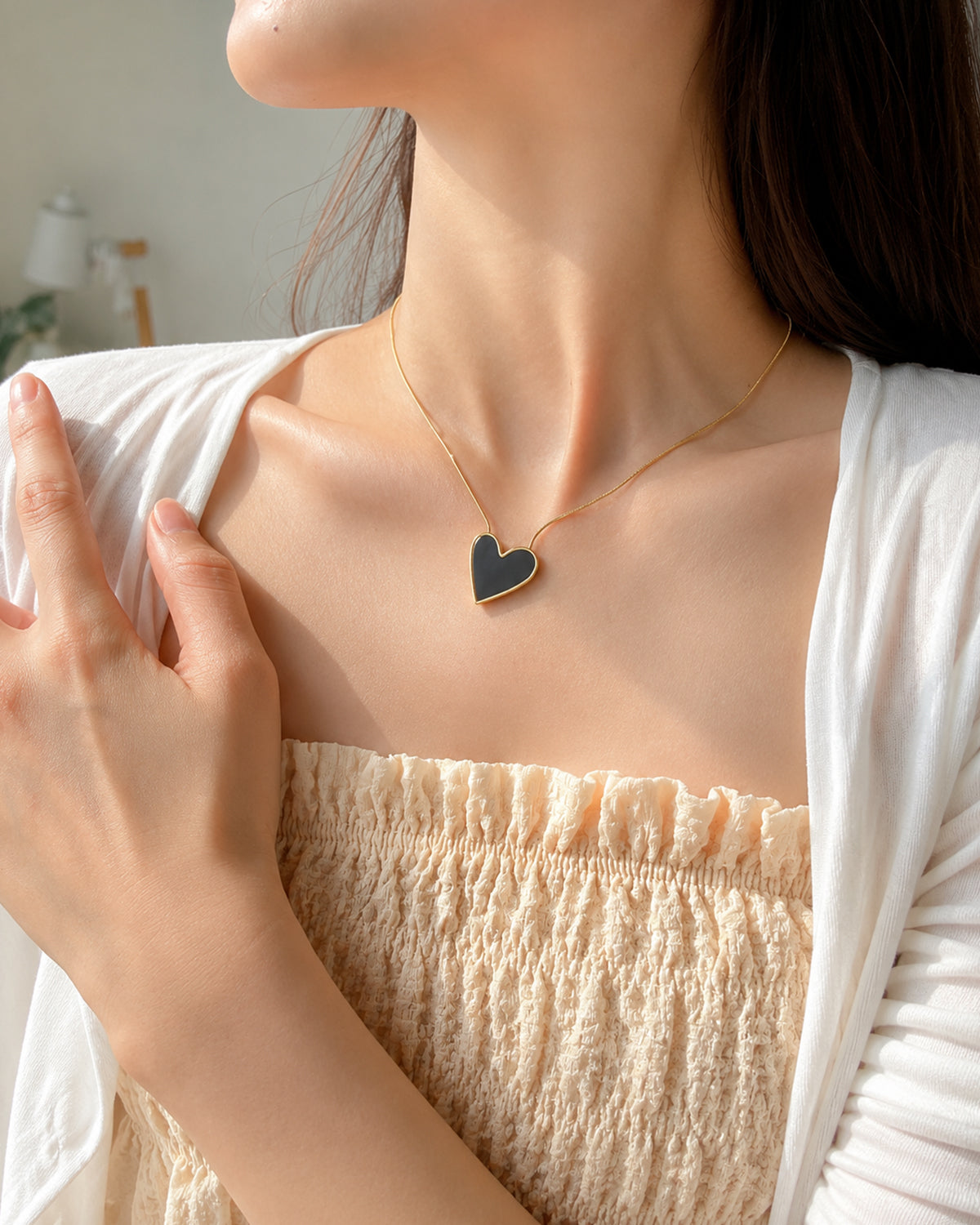 Minimalist Black Heart Pendant Necklace
