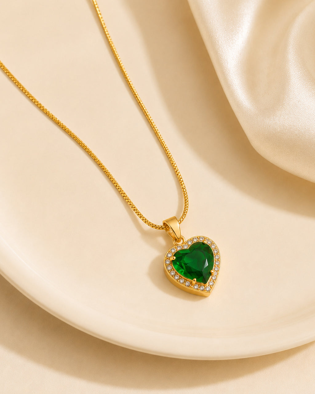 Heart Cut Emerald Green Crystal Pendant Necklace for Women