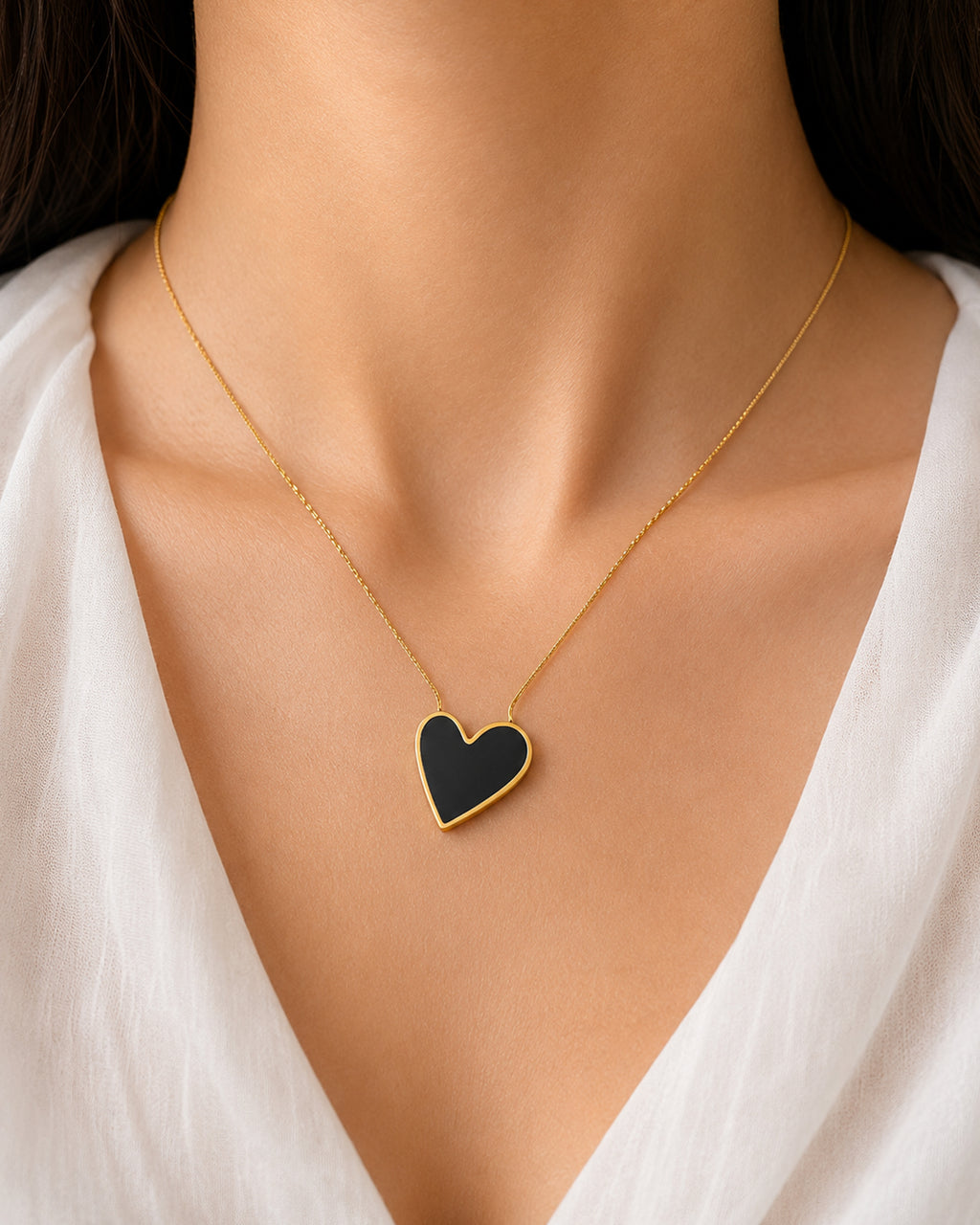 Minimalist Black Heart Pendant Necklace
