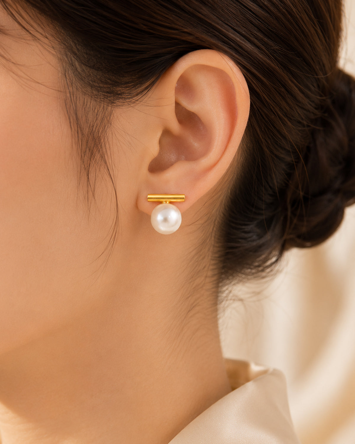 Minimal Pearl Bar Stud Earrings