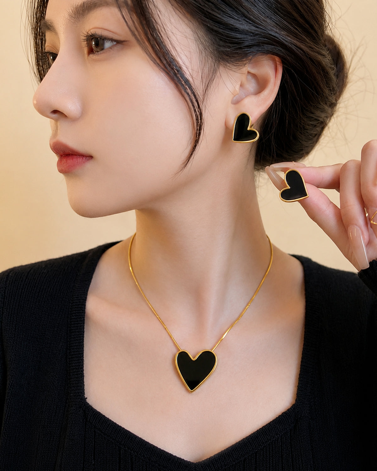 Black Heart Necklace & Stud Earrings Jewelry Set