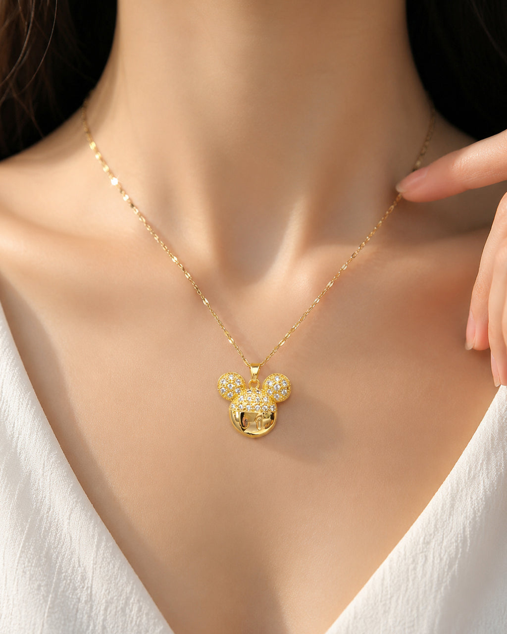 Sparkling Mouse Head Pendant Necklace