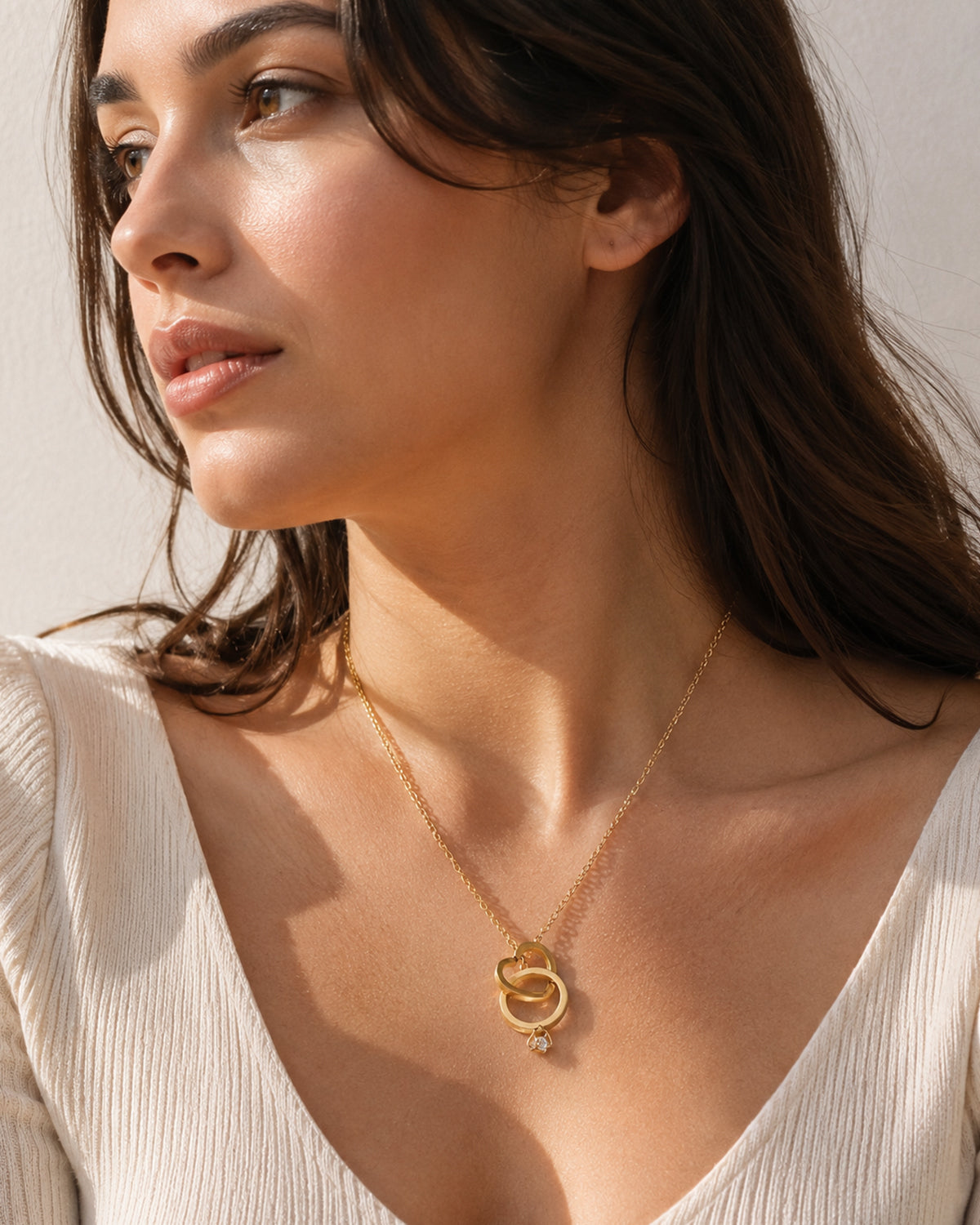 Interlocking Circle Drop Pendant Necklace
