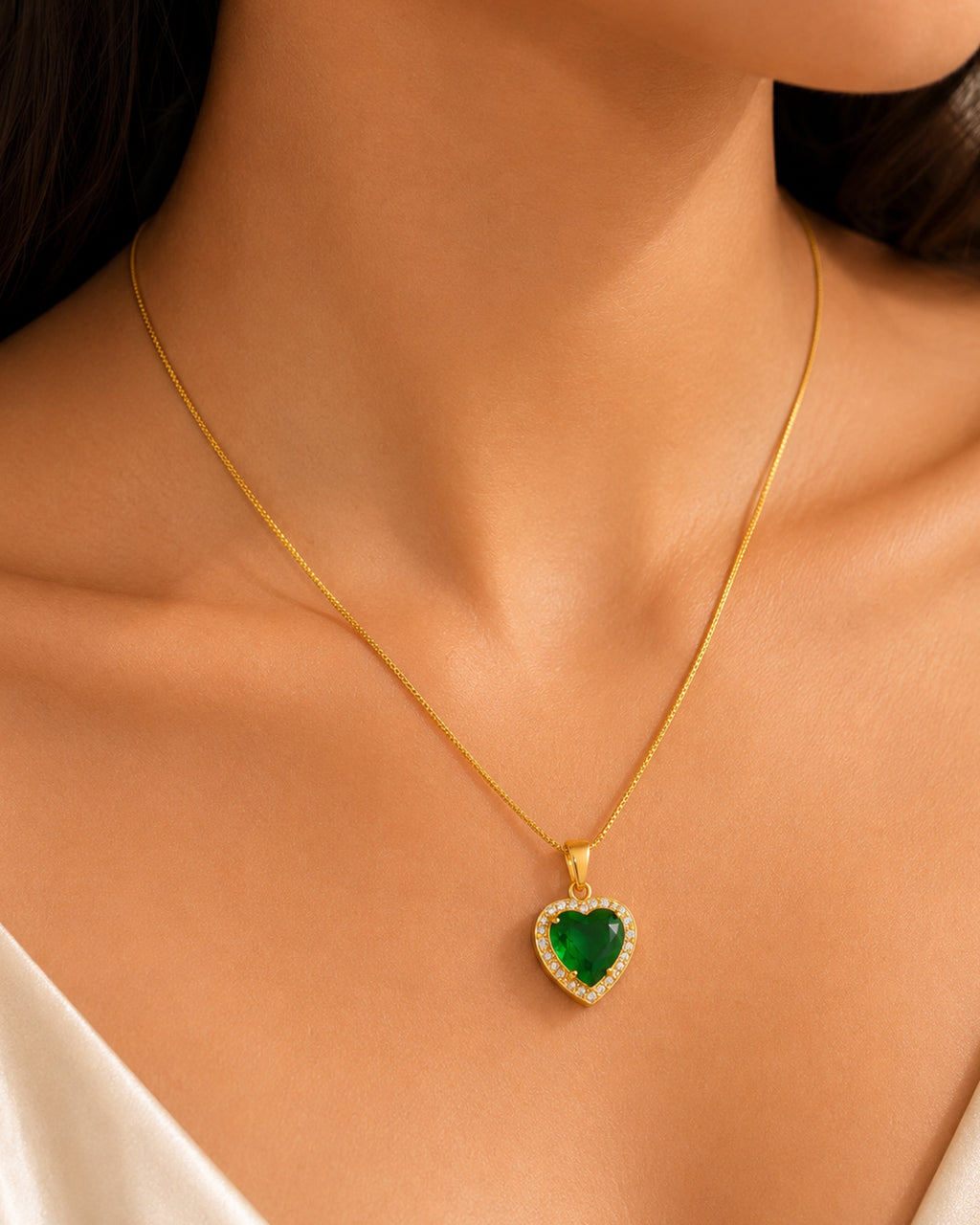 Heart Cut Emerald Green Crystal Pendant Necklace for Women